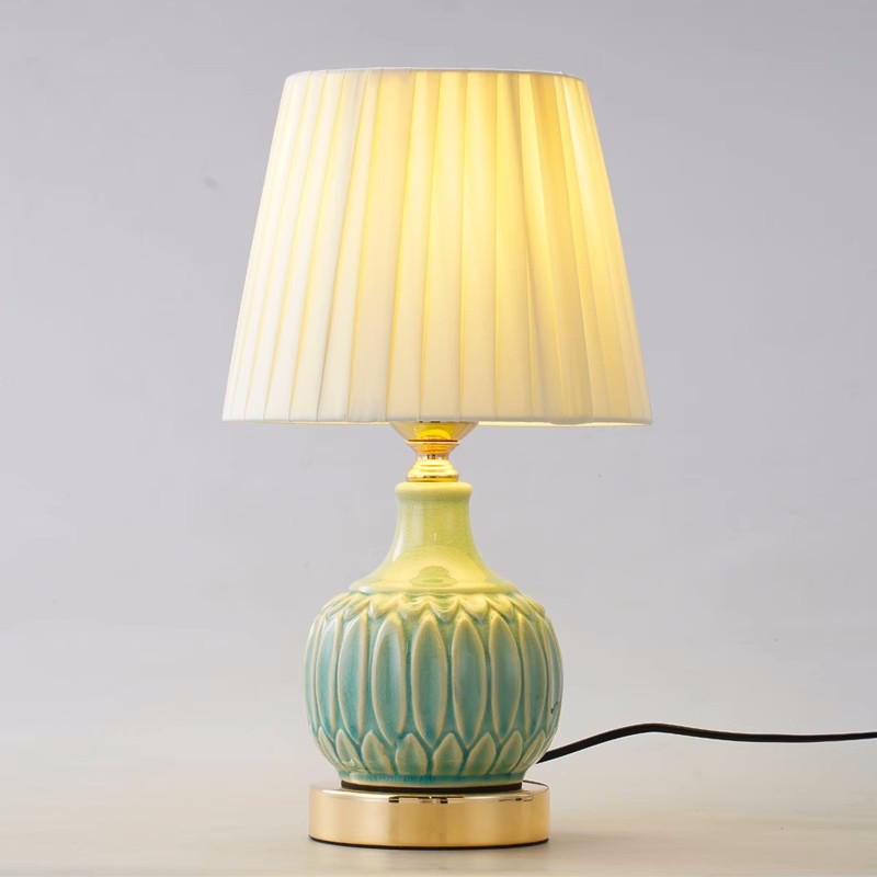 タッチ式のアメリカンセラミック製デスクランプ、寝室用ベッドサ - Desk Lamp のレビューと価格